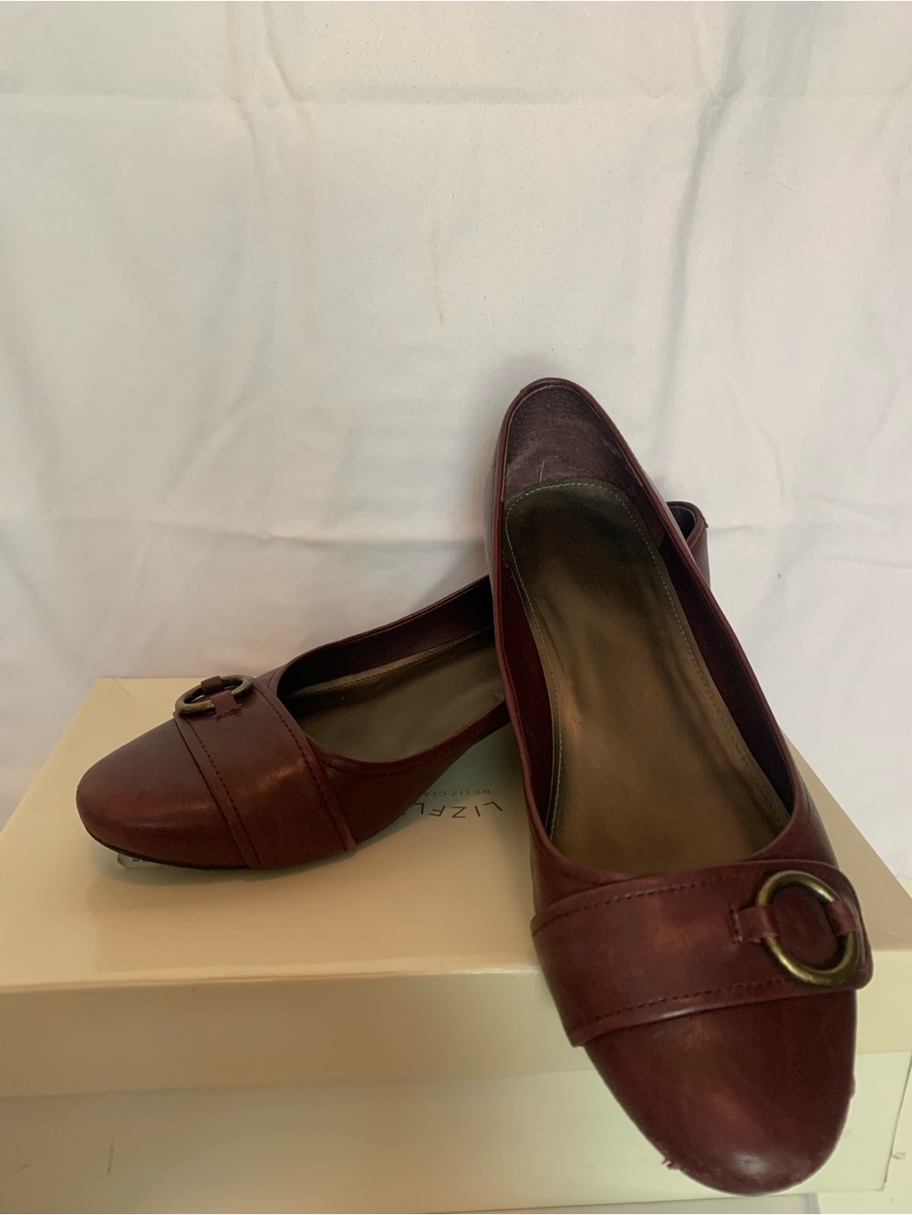 Liz Claiborne Liz Flex Burgundy Leather Low Block Heel Pumps Buckle Accent 7.5M